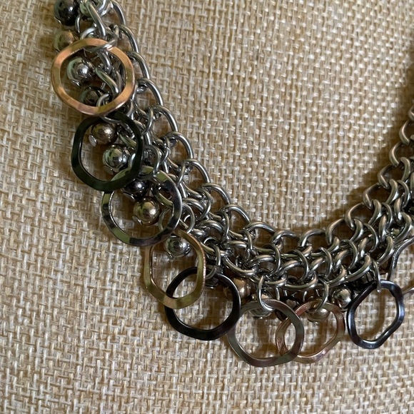 Elegant Silver and gold Chain mesh Necklace - Picture 3 of 6